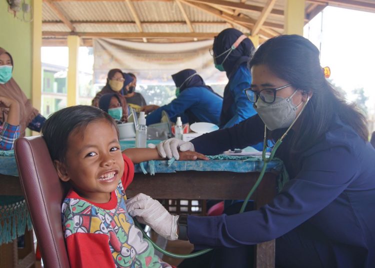 Warga RT 14 Desa Tegal Rejo Mendapatkan Pengobatan Gratis Dari PT. Bukit Asam