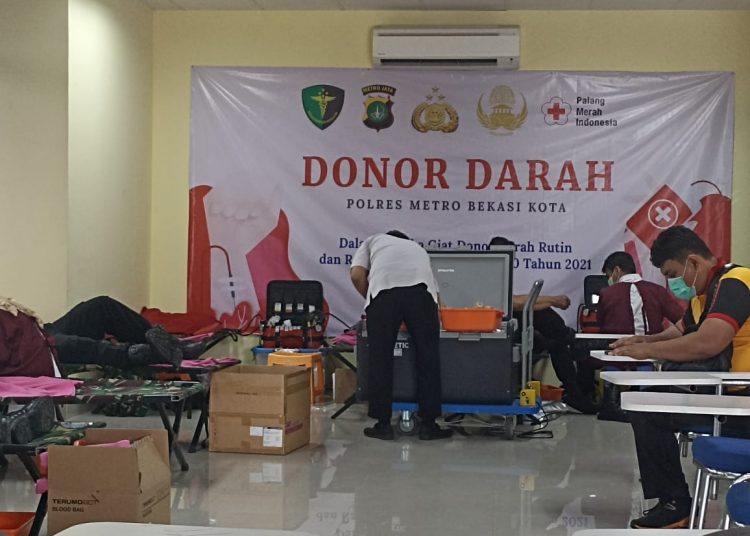HUT Korpri Ke 50 Jajaran Polres Metro Bekasi Kota Gelar Donor Darah