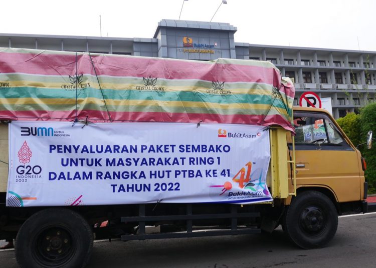 PT Bukit Asam Salurkan 9 Ribu Paket Sembako Untuk Masyarakat Ring 1