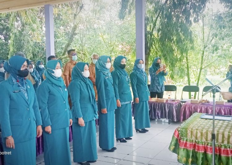 Santi Yosiana Kukuhkan Bunda Literasi Desa dan Kelurahan Se Kecamatan Lawang Kidul