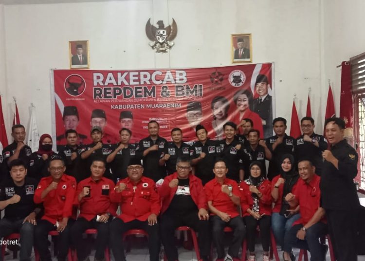 Giri Ramanda Kiemas Hadiri Rakercab Relawan Perjuangan Demokrasi dan Banteng Muda Indonesian Kabupaten Muara Enim