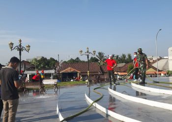 Camat Lawang Kidul Bersama Masyarakat Tanjung Enim Laksankan Kegiatan Jum’at Bersih