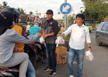 Peringati Hari Ulang Tahun, AWPI Muara Enim Bagikan Takjil Dan Buka Bersama
