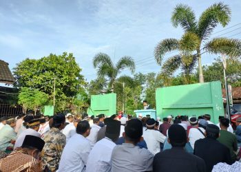 Warga Muhammadiyah Ujanmas Laksanakan Shalat Idul Fitri 1443 H di Halaman Masjid Istiqomah