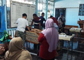 Masjid Besar Al Amin Berkerja Sama Dengan Dr. Berry Jaya Kusuma Adakan Sunatan Massal