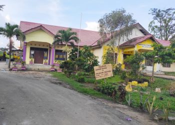 Kepala UPTD Persampahan Lawang Kidul Sikat bersihkan Penghalang Pemandangan