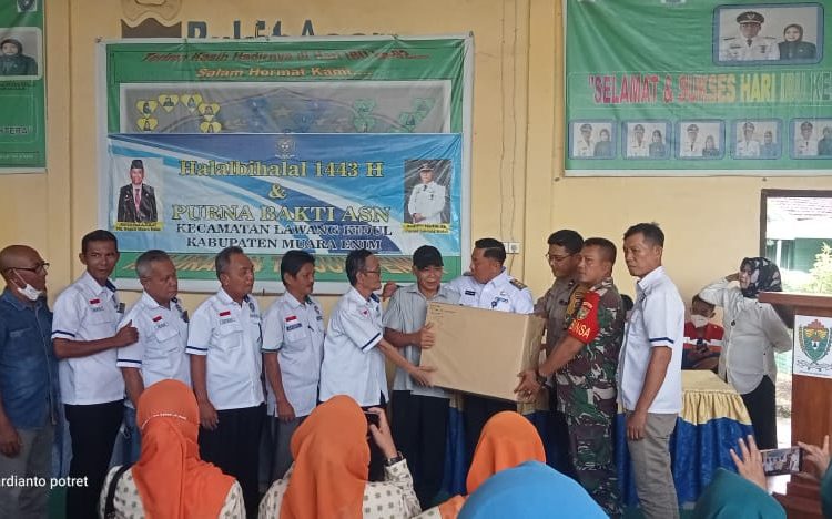 Camat Lawang Kidul terharu saat Melepas Pegawai Purnabakti di Kelurahan Tanjung Enim