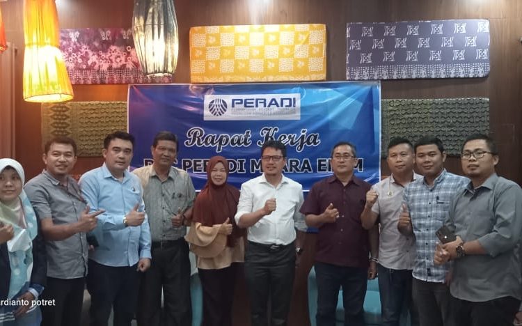 Bertempat di GOOME Muara Enim, DPC Peradi Kabupaten Muara Enim gelar rapat kerja dalam rangka membahas Program Kerja Lima tahun kedepan