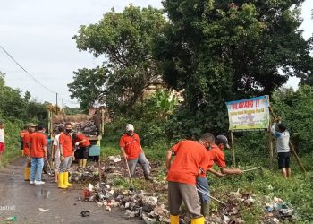 Dedi Ingatkan Masyarakat Untuk Membuang Sampah Pada Tempatnya