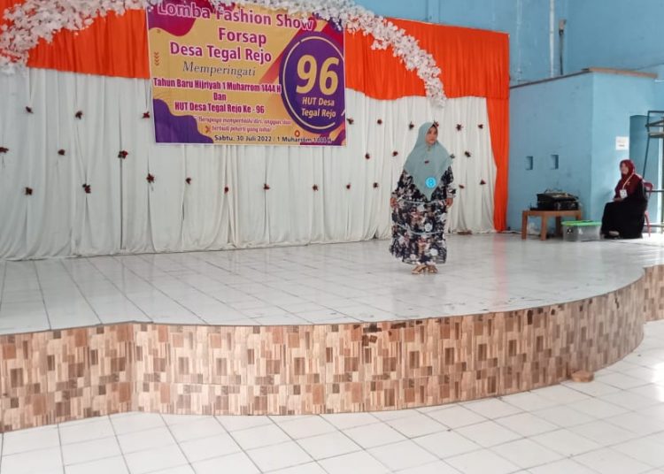 Lestarikan Budaya Islam Desa Tegal Rejo Gelar Lomba Fashion Show Busana Muslim
