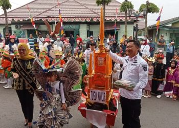 Karnaval TK/PAUD Sekecamatan Lawang Kidul Berlangsung Meriah