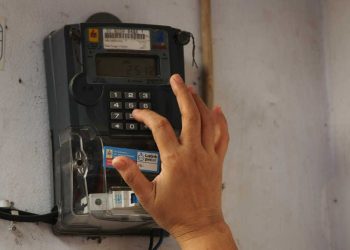 Diduga Ditipu Oknum PLN,Pekerjaan Listrik Perum Bara Lestari 3 Terhambat