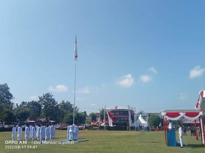 Andrille Martin Pimpin Upacara HUT RI ke 77 Kecamatan Lawan Kidul