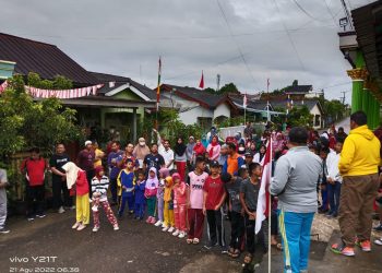 Warga RT 03 RW 04 Perumahan BSD Muara Enim Rayakan Kemerdekaan Dengan Jalan Santai