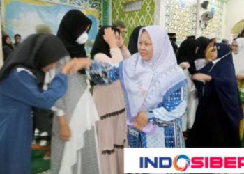 Puluhan Anak Yatim Dapat Santunan dari Donator di Masjid Babussalam