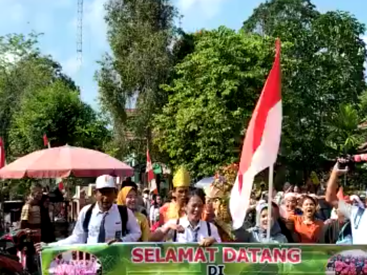 Memeriahkan HUT RI ke 77 Ujanmas Lama Gelar Karnaval Tingkat Desa