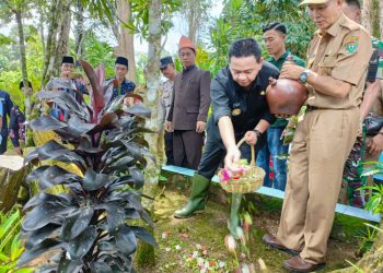 Sedekah Dan Ziarah ke Makam Puyang Marga Tembelang di Desa Ujanmas Lama di Hadiri Langsung Pj.Bupati Muara Enim