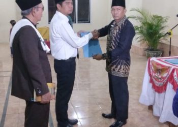 Kepala Desa Ujanmas Baru Lantik Perangkat Desa