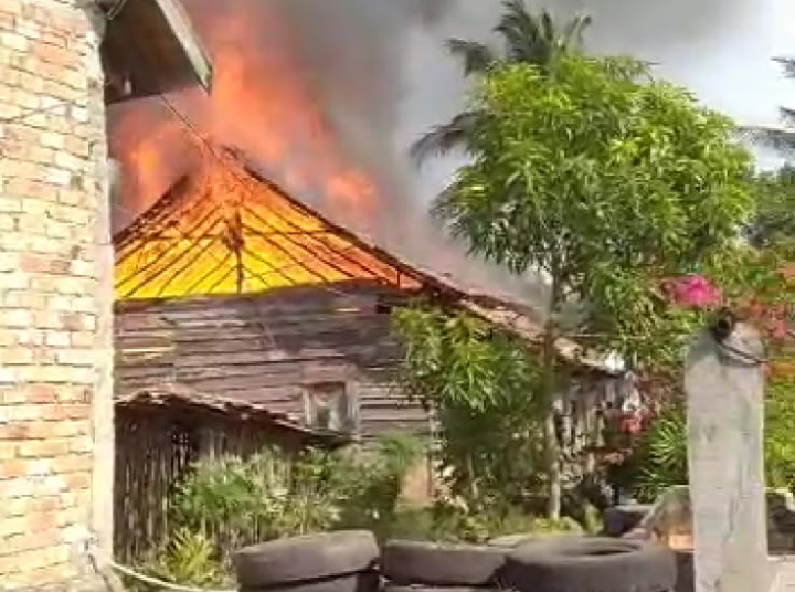 Kebakaran Rumah Warga Panang Jaya Gunung Megang