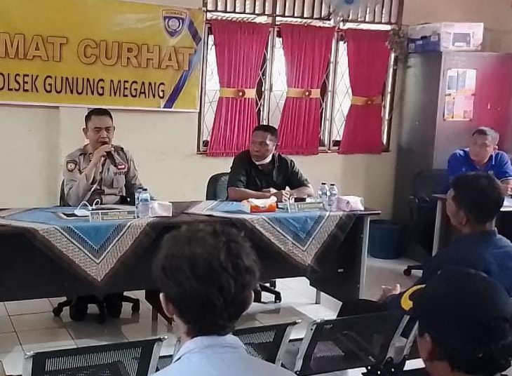 AKP Alpian, Pimpin Jum’at Curhat di Pinang Belarik Ujanmas