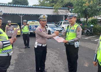 3 Personil Satlantas Polres Muara Enim Diberikan Rewards