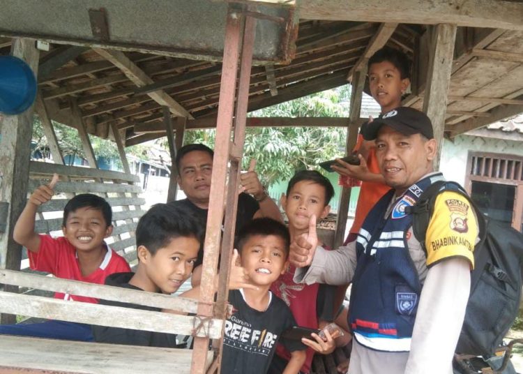 Ini Sentuhan Hati Bhabinkamtibmas Pada Anak Usia Dini Buat Haru