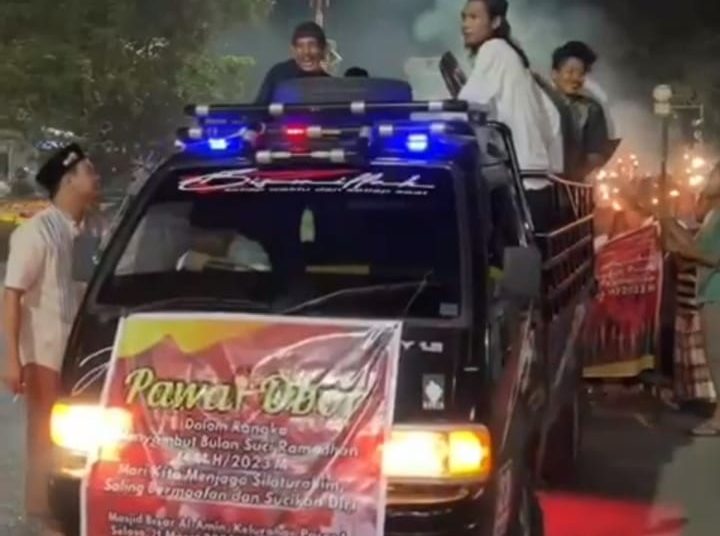 Warga Kelurahan Pasar 1 Muara Enim Gelar Pawai Obor Sambut Datangnya Bulan Ramadhan