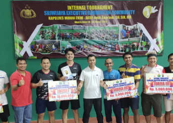 Gelar Internal Turnamen Sriwijaya Executive Badminton Community 2023 Polres Muara Enim