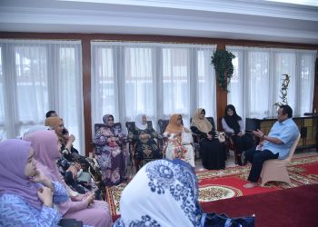 Rachmat Gobel Buka Puasa Bersama Janda Pejuang Gorontalo