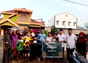 Door To Door, Tim Muara Enim Bersedekah Salurkan Donasi