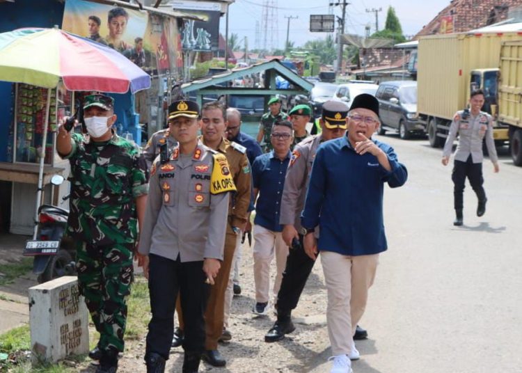 Cegah Macet Panjang, Kapolres Muara Enim Lakukan Diskresi kepolisian Hentikan Kereta Api Babaranjang Selama 1 Jam
