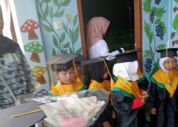 19 Anak PAUD AL-IKHLAS Karang Endah Gelumbang Diwisuda & Dilepas
