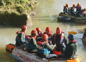 Hari Lingkungan Hidup, PTBA Ajak Masyarakat Bersih – Bersih Sungai Enim Dan Sungai Kiahaan