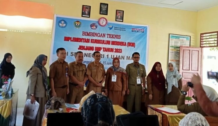 Tingkatkan Mutu Dan Kualitas Pengajar, SMPN 1 Ujanmas Gelar Bimtek IKM