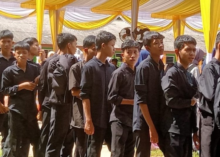 Pelepasan Siswa Kelas IX SMPN 1 Gelumbang Berlangsung Penuh Kebersamaan