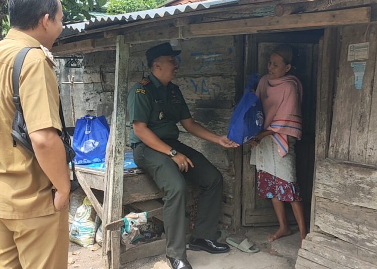 Danramil Gunung Megang Masuk Dapur Warga di Cinta Kasih Blimbing