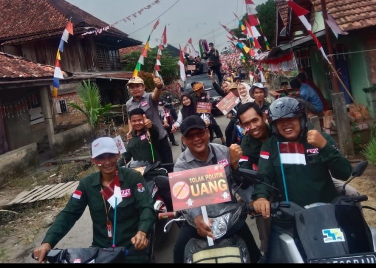 Sosialisasi Tahapan Pemilu PPK Ujanmas Turut Serta di Pawai Kecamatan