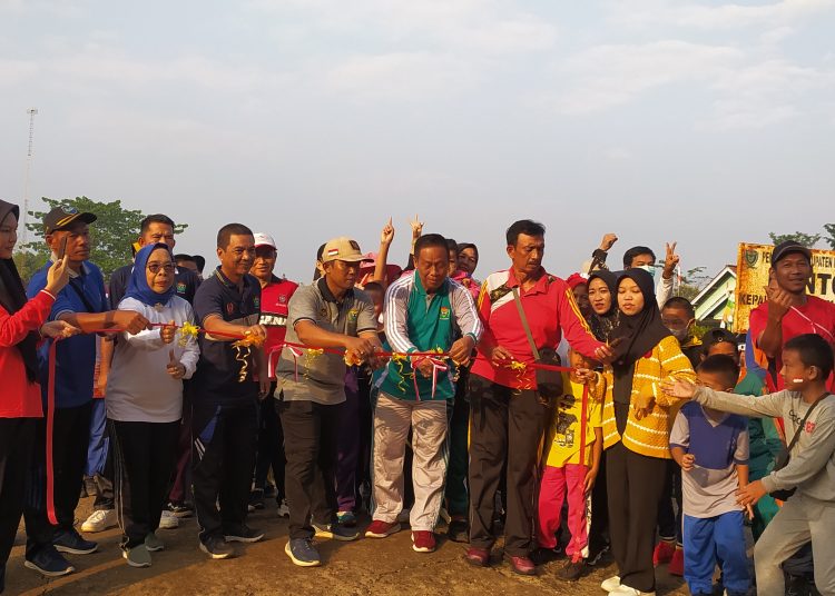HUT RI ke-78, Semarak dan Meriah Jalan Santai di Ujanmas Baru