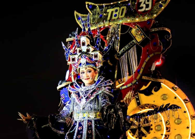 PTBA Dukung Pelestarian Songket Silungkang Khas Sawahlunto