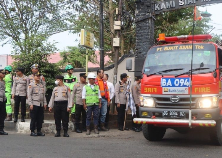 Apel Pergeseran Personil Dan Kendaraan Suplay Air Oleh Polres Muara Enim