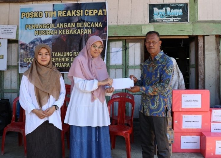 Srikandi Bukit Asam Salurkan Bantuan Untuk Korban Kebakaran di Desa Tanjung Raya