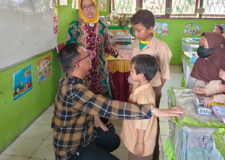 Plt Camat Gelumbang : 2 Anak Penambal Ban Dipastikan Tetap Sekolah
