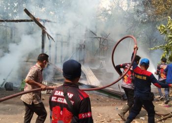 Korban Kebakaran Didesa Sukamenang Terima Bantuan