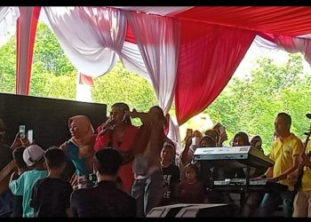 Weni Hebohkan Warga Desa Tapus Lembak Muara Enim