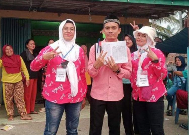 Marlin Kusmiran, Cakades Nomor Urut 2 Desa Putak Gelumbang Unggul Suara di Pilkades Serentak
