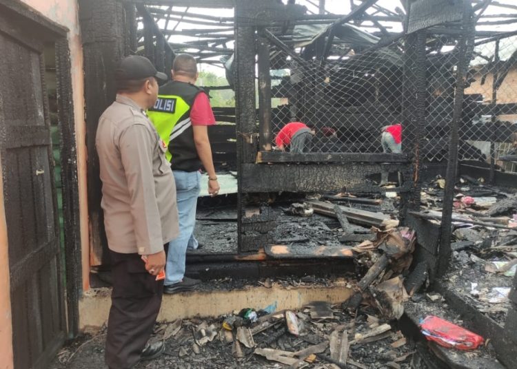 Rumah Warga Dekat PLTU Sumsel 1 Tanjung Menang Rambang Niru Terbakar