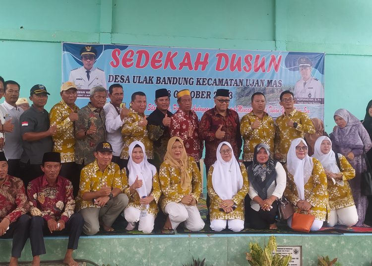 Pemerintahan Desa dan Masyarakat Ulak Bandung, Kecamatan Ujanmas, Kabupaten Muara Enim, Bersatu dalam Sedekah Dusun
