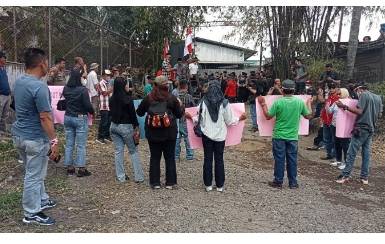 Solidaritas Masyarakat Muara Enim Bersatu, Geruduk PT Lingga Djaja Diduga Pencemaran Udara dan Sungai Enim