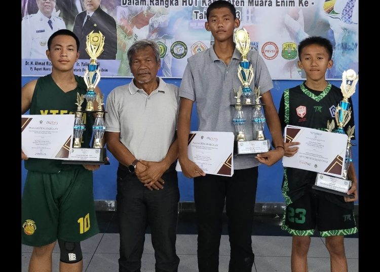 Ketua Perbasi Kabupaten Muara Enim, Bambang Hermanto, Hadiri Final Basket di Pekan Olahraga Pelajar Tingkat Kabupaten