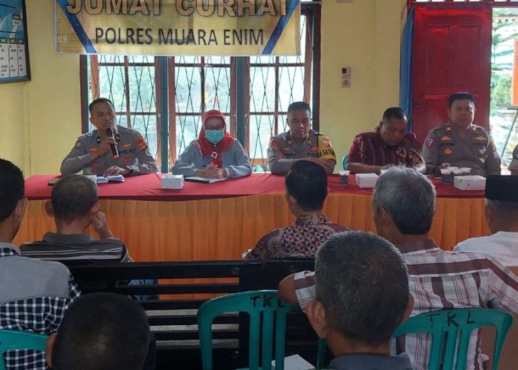 Warga Kelurahan Tungkal Muara Enim Sampaikan Keluhan di Jum’ at Curhat